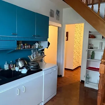 Dom wakacyjny House 10min Walk *