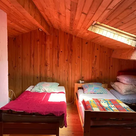 House 10min Walk *